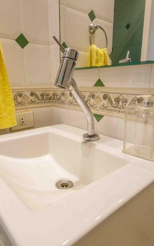 Apartamento à venda com 140m², 4 quartos e 2 vagas Apartamento à venda com 140m², 4 quartos e 2 vagasBanheiro social