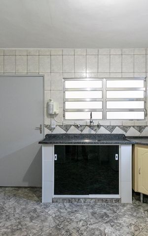 Casa para alugar com 20m², 1 quarto e sem vaga Casa para alugar com 20m², 1 quarto e sem vagaSala