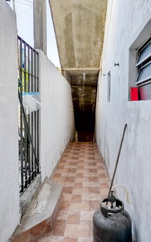 Casa para alugar com 20m², 1 quarto e sem vaga Casa para alugar com 20m², 1 quarto e sem vagaCorredor