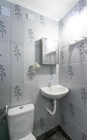 Casa para alugar com 20m², 1 quarto e sem vaga Casa para alugar com 20m², 1 quarto e sem vagaBanheiro