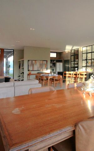 Casa de condomínio à venda com 500m², 3 quartos e 4 vagasSala de Jantar