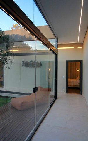 Casa de condomínio à venda com 500m², 3 quartos e 4 vagasCorredores