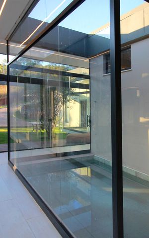 Casa de condomínio à venda com 500m², 3 quartos e 4 vagasCorredores