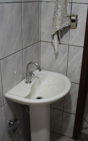 Casa à venda com 439m², 4 quartos e 4 vagasBanheiro 2