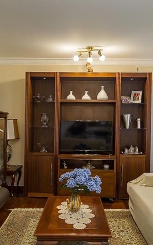 Apartamento à venda com 146m², 3 quartos e 3 vagas Apartamento à venda com 146m², 3 quartos e 3 vagasSala