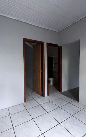 Casa para alugar com 70m², 2 quartos e sem vaga Casa para alugar com 70m², 2 quartos e sem vagaSala