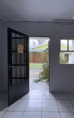 Casa para alugar com 70m², 2 quartos e sem vaga Casa para alugar com 70m², 2 quartos e sem vagaSala