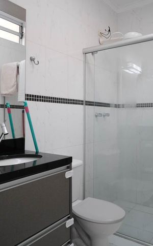 Casa à venda com 200m², 3 quartos e 2 vagasBanheiro