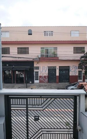 Casa à venda com 200m², 3 quartos e 2 vagasSuíte