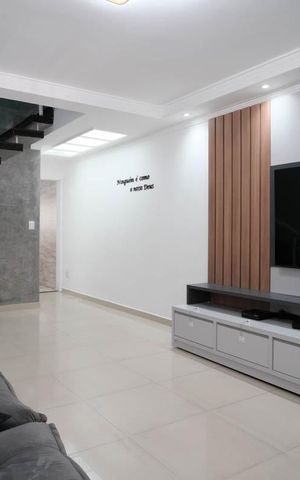 Casa à venda com 200m², 3 quartos e 2 vagasSala