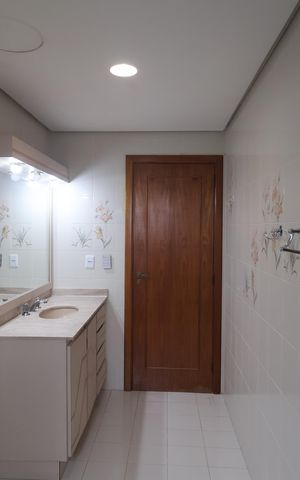 Apartamento à venda com 244m², 3 quartos e 2 vagasBanheiro da Suíte