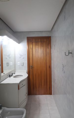 Apartamento à venda com 244m², 3 quartos e 2 vagasBanheiro