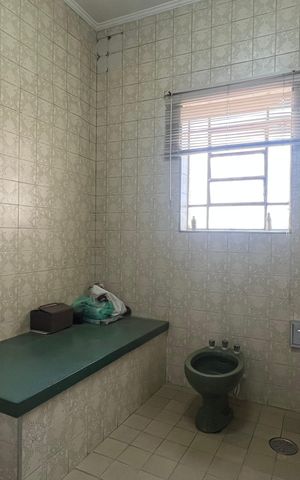 Casa à venda com 280m², 3 quartos e 3 vagas Casa à venda com 280m², 3 quartos e 3 vagasBanheiro