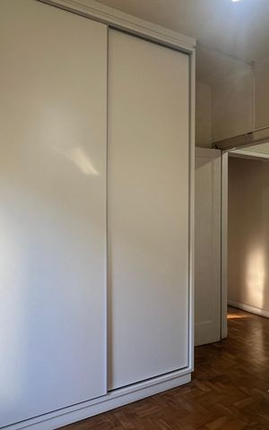 Casa à venda com 280m², 3 quartos e 3 vagas Casa à venda com 280m², 3 quartos e 3 vagasQuarto 2
