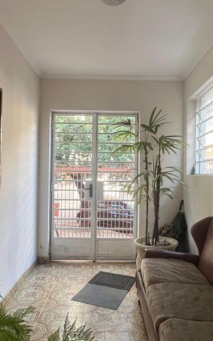 Casa à venda com 280m², 3 quartos e 3 vagas Casa à venda com 280m², 3 quartos e 3 vagasHall social
