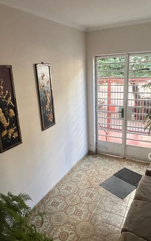 Casa à venda com 280m², 3 quartos e 3 vagas Casa à venda com 280m², 3 quartos e 3 vagasHall social