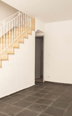 Casa de condomínio para alugar com 75m², 2 quartos e sem vagaSala