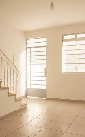 Casa de condomínio para alugar com 75m², 2 quartos e sem vagaSala