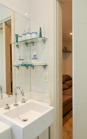 Casa à venda com 201m², 3 quartos e 2 vagas Casa à venda com 201m², 3 quartos e 2 vagasBanheiro da Suíte 1