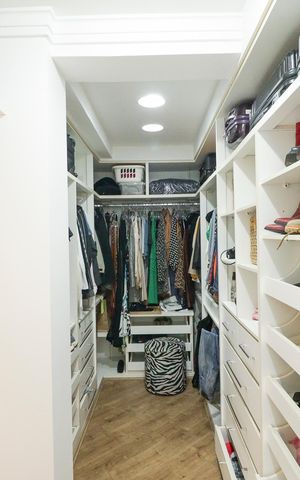 Casa à venda com 201m², 3 quartos e 2 vagas Casa à venda com 201m², 3 quartos e 2 vagasCloset da Suíte 3