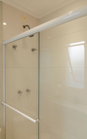 Casa à venda com 201m², 3 quartos e 2 vagas Casa à venda com 201m², 3 quartos e 2 vagasBanheiro da Suíte 2