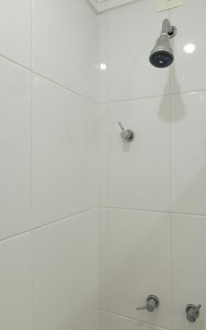 Casa à venda com 201m², 3 quartos e 2 vagas Casa à venda com 201m², 3 quartos e 2 vagasBanheiro da Suíte 1