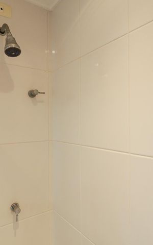 Casa à venda com 201m², 3 quartos e 2 vagas Casa à venda com 201m², 3 quartos e 2 vagasBanheiro da Suíte 2