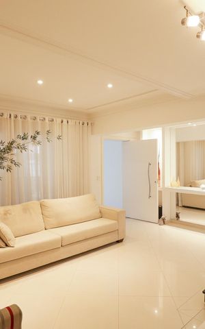 Casa à venda com 201m², 3 quartos e 2 vagas Casa à venda com 201m², 3 quartos e 2 vagasSala