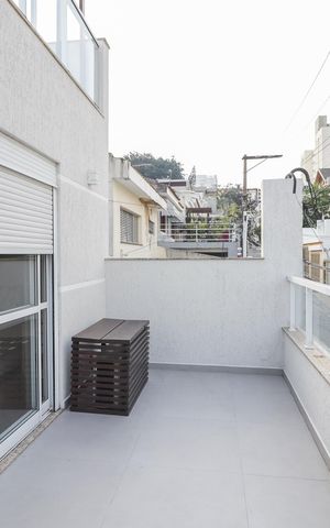 Casa à venda com 201m², 3 quartos e 2 vagas Casa à venda com 201m², 3 quartos e 2 vagasVaranda da Suíte 3