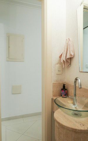Casa à venda com 201m², 3 quartos e 2 vagas Casa à venda com 201m², 3 quartos e 2 vagasLavabo