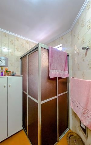 Casa à venda com 220m², 3 quartos e 2 vagasBanheiro da Suíte