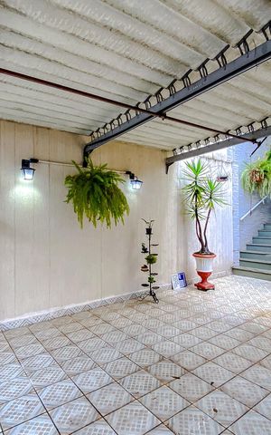 Casa à venda com 220m², 3 quartos e 2 vagasGaragem