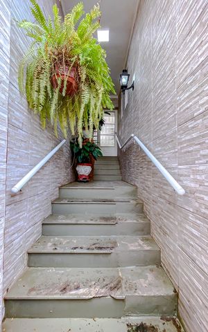 Casa à venda com 220m², 3 quartos e 2 vagasCorredor