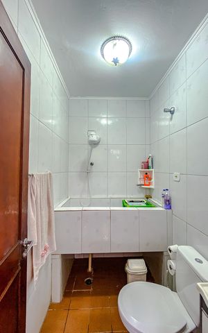 Casa à venda com 220m², 3 quartos e 2 vagasBanheiro de serviço