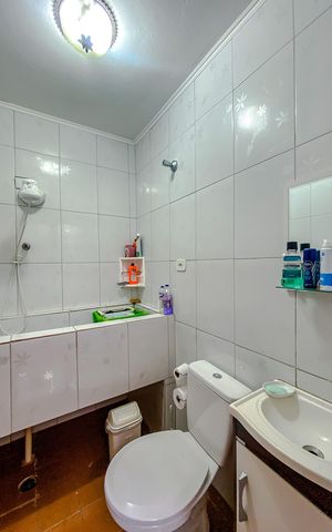 Casa à venda com 220m², 3 quartos e 2 vagasBanheiro de serviço