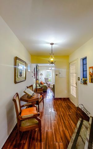 Casa à venda com 220m², 3 quartos e 2 vagasHall
