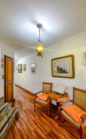 Casa à venda com 220m², 3 quartos e 2 vagasHall