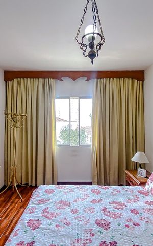 Casa à venda com 220m², 3 quartos e 2 vagasSuíte