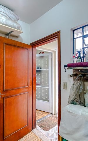 Casa à venda com 220m², 3 quartos e 2 vagasQuarto de Serviço