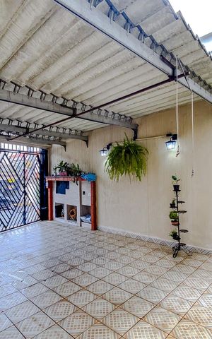 Casa à venda com 220m², 3 quartos e 2 vagasGaragem