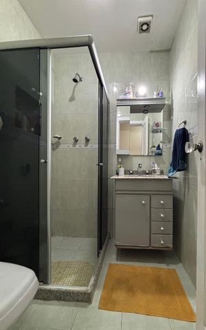 Apartamento à venda com 150m², 3 quartos e 1 vaga Apartamento à venda com 150m², 3 quartos e 1 vagaBanheiro social