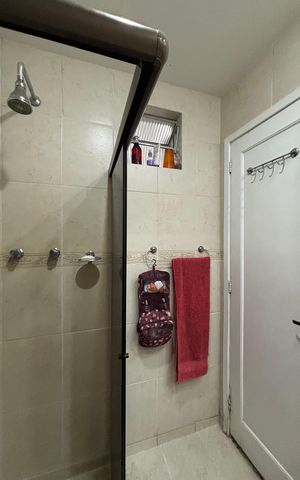 Apartamento à venda com 150m², 3 quartos e 1 vaga Apartamento à venda com 150m², 3 quartos e 1 vagaBanheiro da Suíte