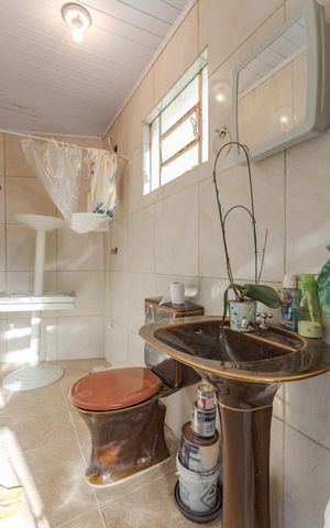 Casa à venda com 200m², 4 quartos e 2 vagas Casa à venda com 200m², 4 quartos e 2 vagasÁrea de Serviço