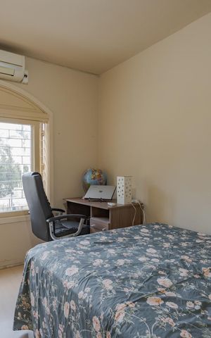 Casa à venda com 200m², 4 quartos e 2 vagas Casa à venda com 200m², 4 quartos e 2 vagasQuarto 1