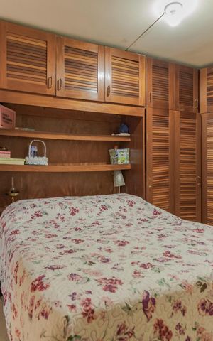 Casa à venda com 200m², 4 quartos e 2 vagas Casa à venda com 200m², 4 quartos e 2 vagasQuarto 2