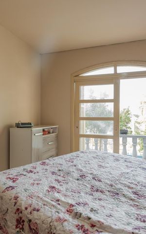 Casa à venda com 200m², 4 quartos e 2 vagas Casa à venda com 200m², 4 quartos e 2 vagasQuarto 2