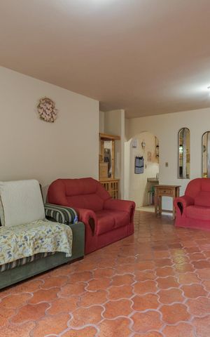 Casa à venda com 200m², 4 quartos e 2 vagas Casa à venda com 200m², 4 quartos e 2 vagasSala