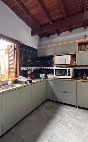 Casa à venda com 485m², 3 quartos e 4 vagas Casa à venda com 485m², 3 quartos e 4 vagasCozinha