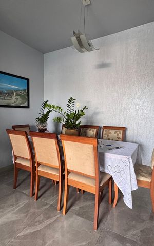 Casa à venda com 485m², 3 quartos e 4 vagas Casa à venda com 485m², 3 quartos e 4 vagasSala