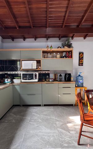Casa à venda com 485m², 3 quartos e 4 vagas Casa à venda com 485m², 3 quartos e 4 vagasCozinha